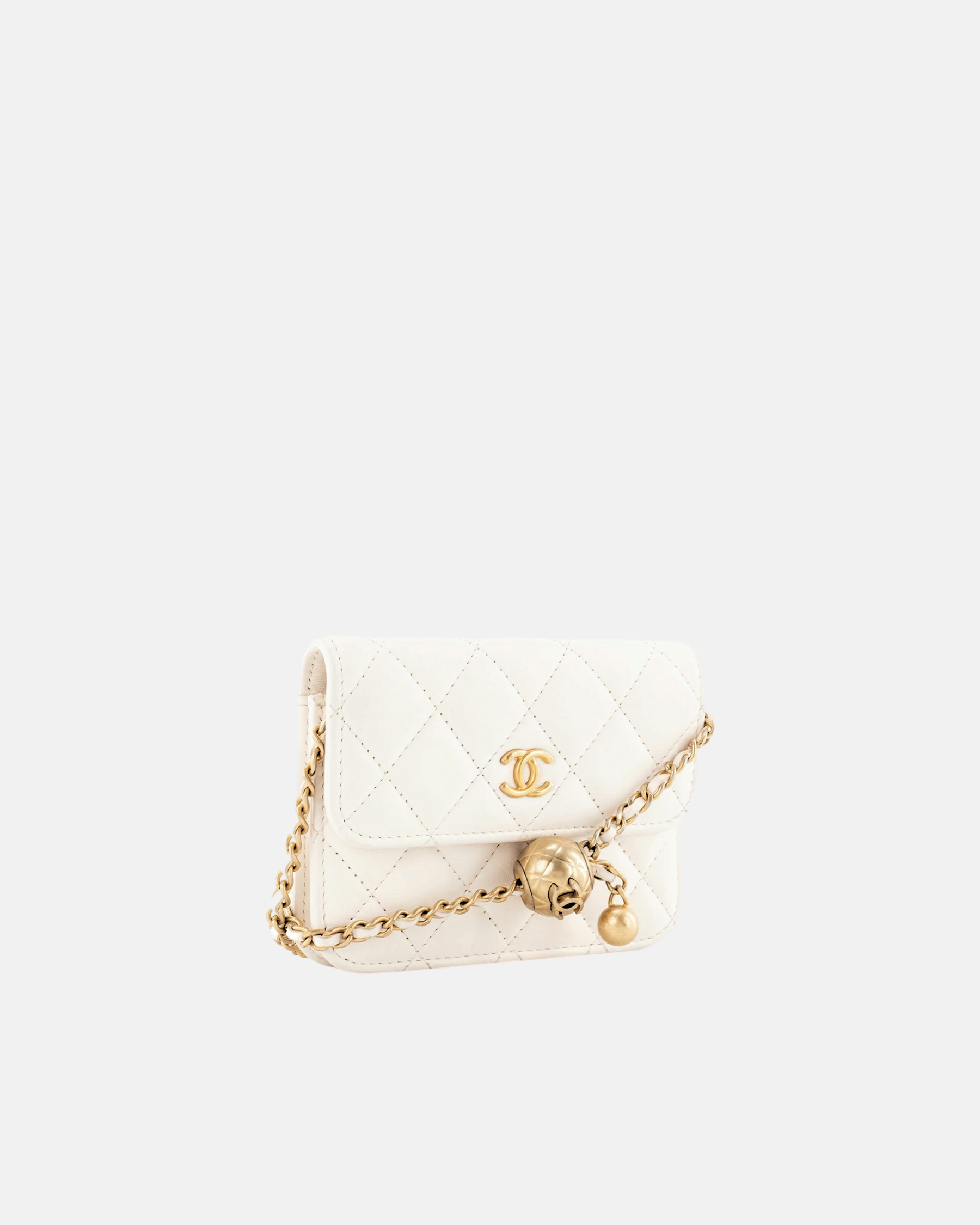 Pearl Crush Flap Clutch with Chain in Quilted White Lambskin