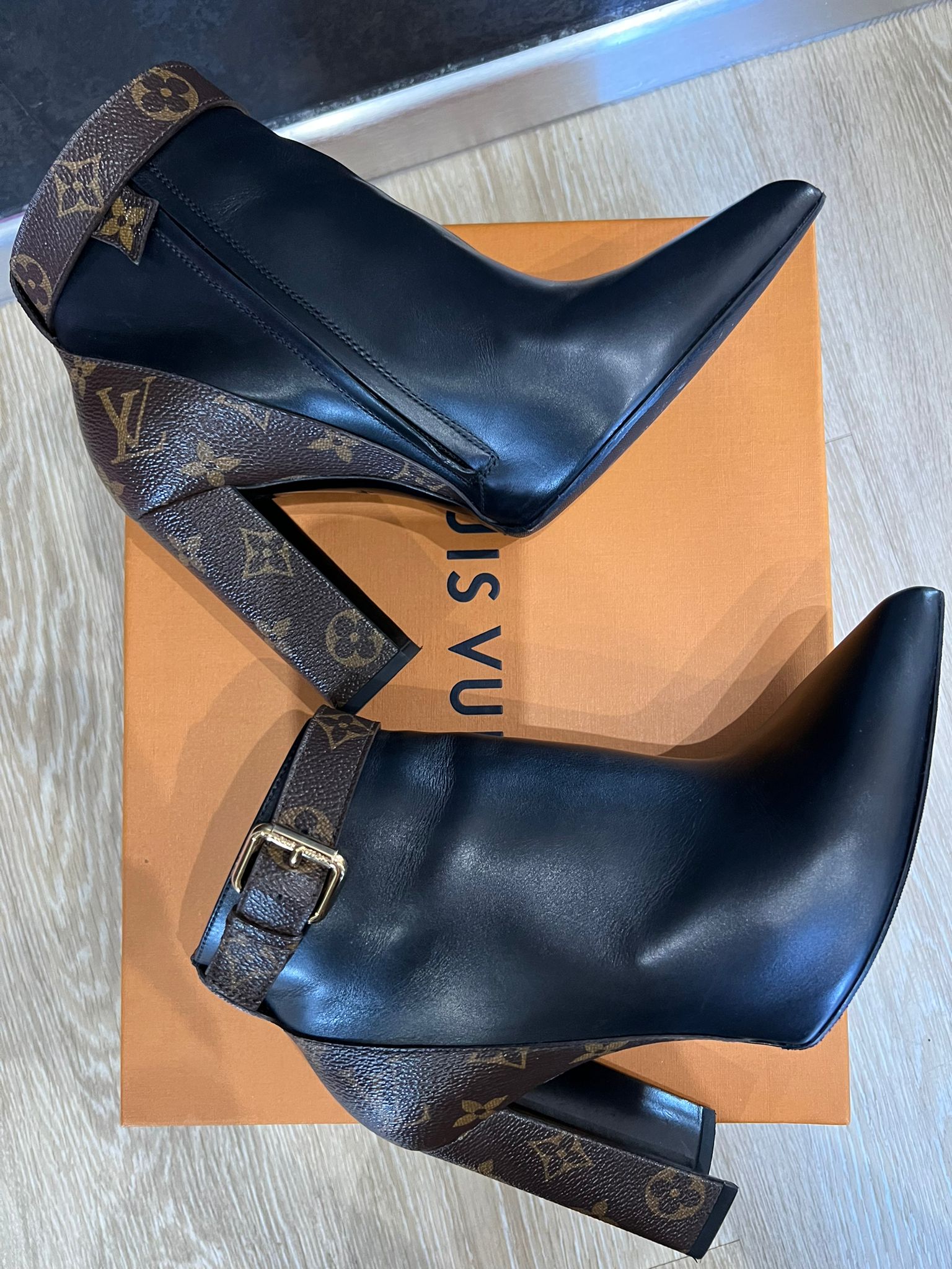 Louis Vuitton Matchmake Low Boots Size 38 