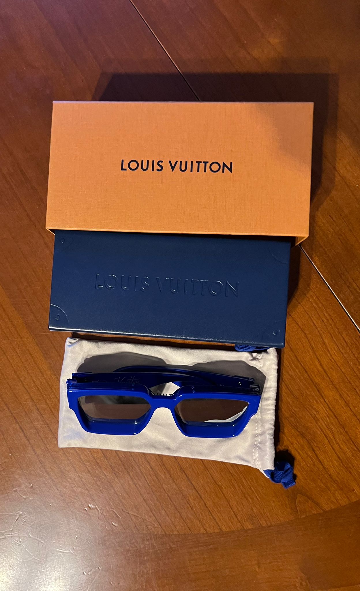Men :: Bags & Accessories :: Sunglasses :: Louis Vuitton 1.1