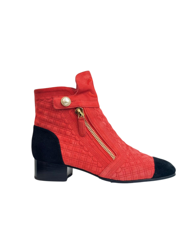 Chanel Ankle Boots in Red Suede with Quilted Pattern and a Black Cap Toe​